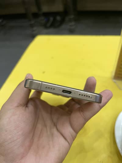 Apple iPhone 16 Pro Max