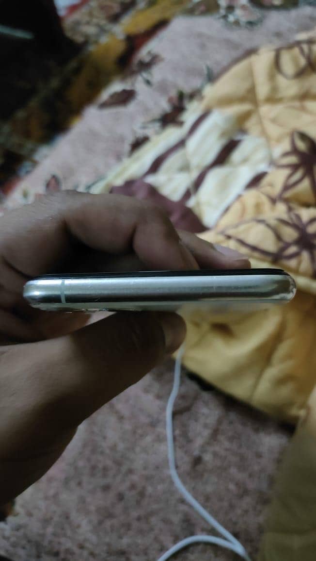 Apple iPhone 11 Pro Max 3