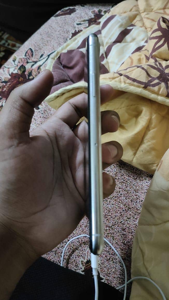 Apple iPhone 11 Pro Max 8