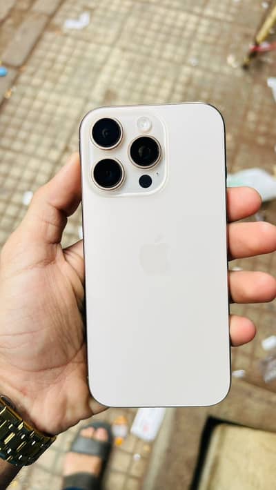 iPhone 16 Pro 256GB JV (Desert Titanium) – Kit Only – 10/10 Condition