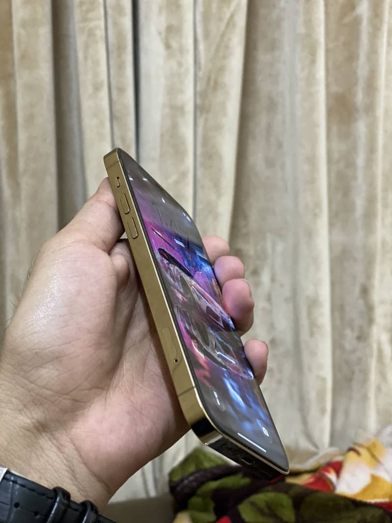 Apple iPhone 12 Pro 3