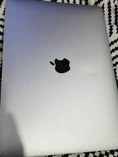 Macbook air 2019 i5 (lines on display)