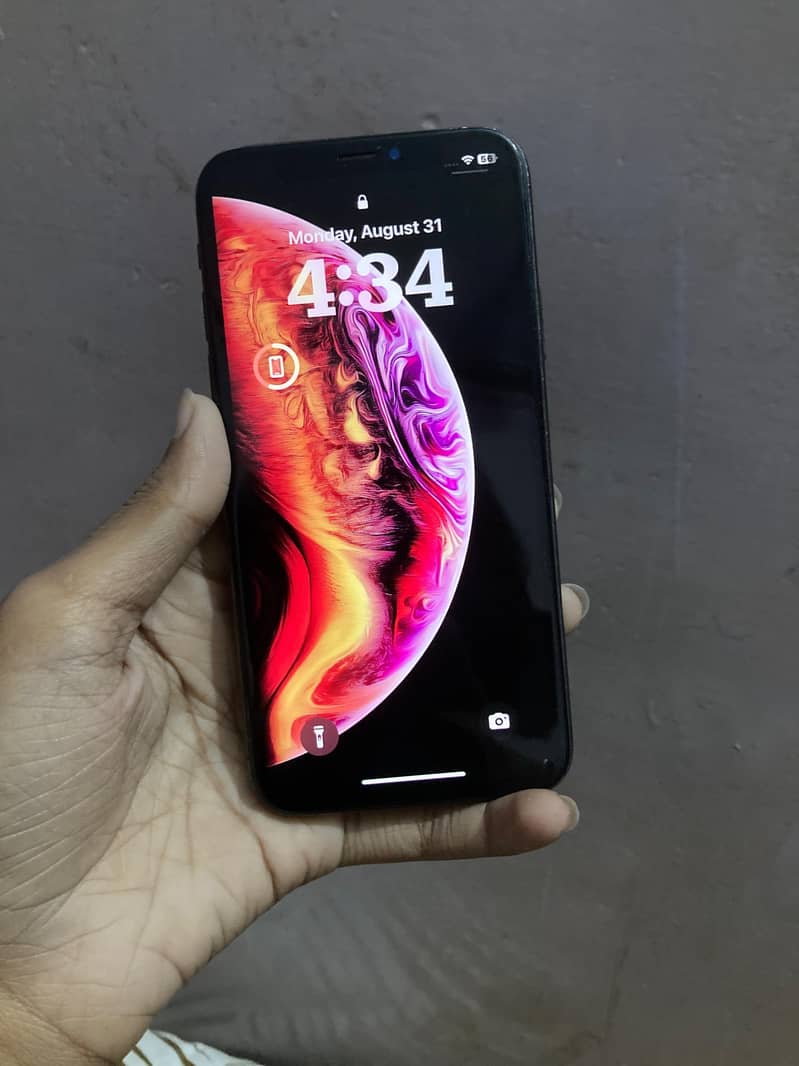 Apple iPhone XS 1
