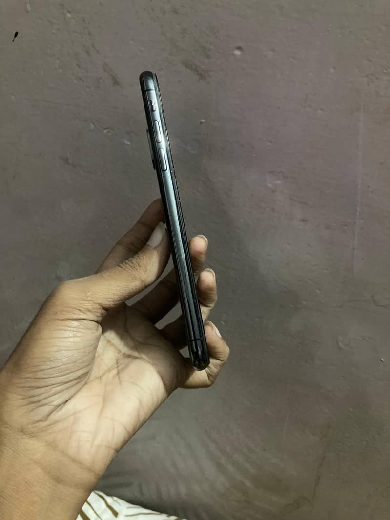 Apple iPhone XS 3
