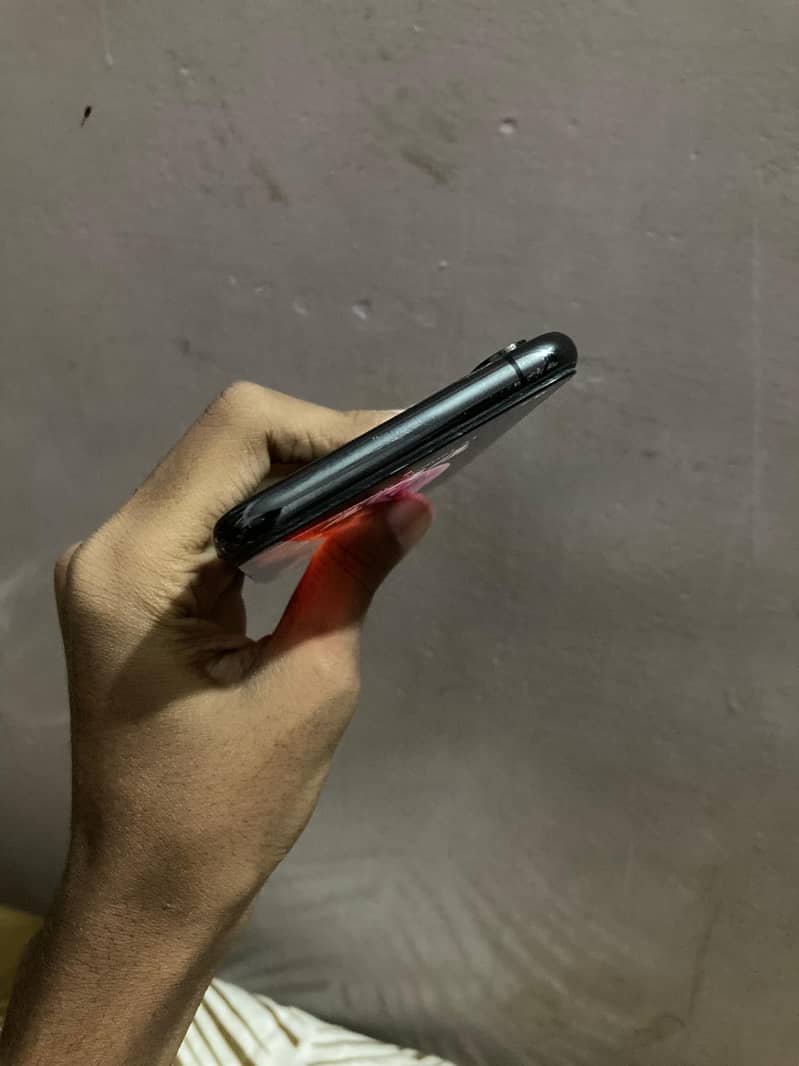 Apple iPhone XS 5