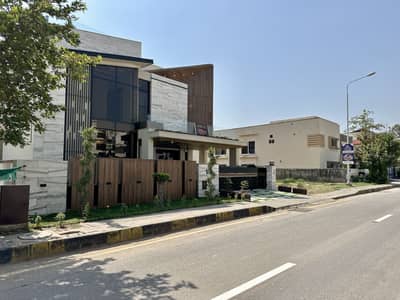 Luxurious Front Open Designer House For Sale
