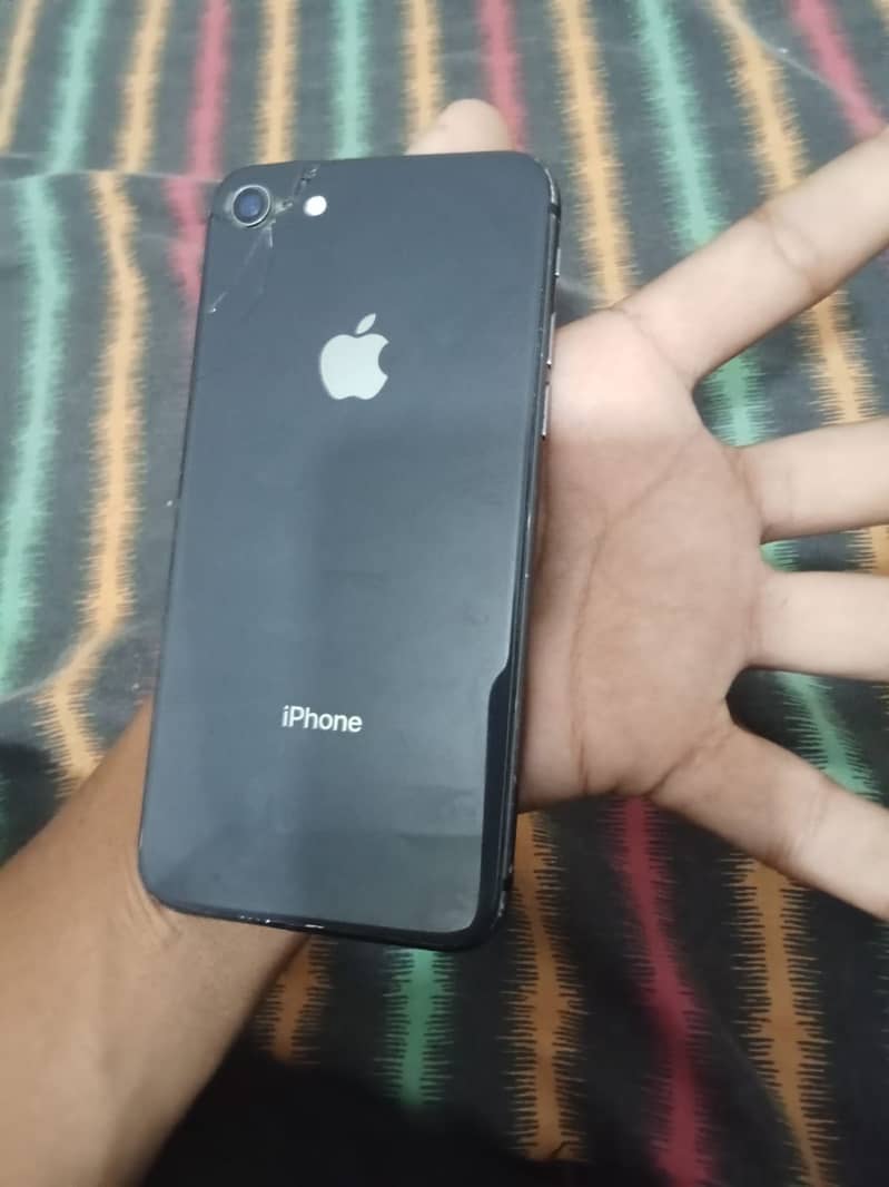 Apple iPhone 8 1