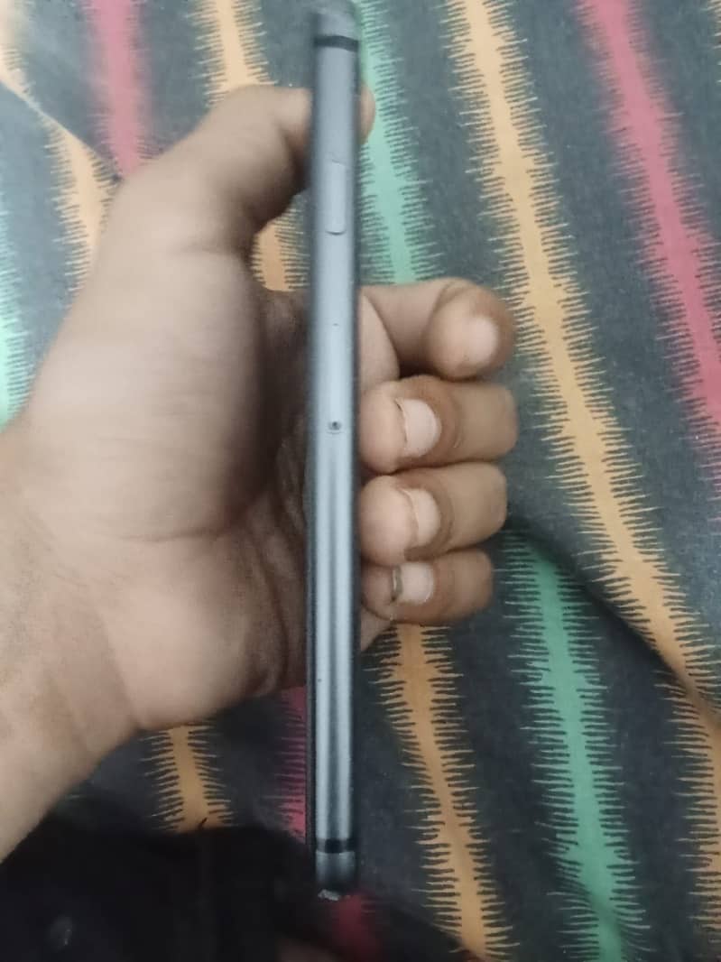 Apple iPhone 8 5