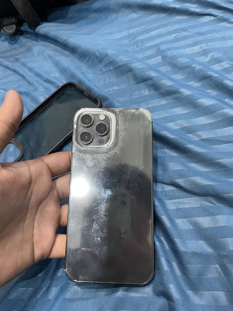 Apple iPhone 12 Pro Max 4