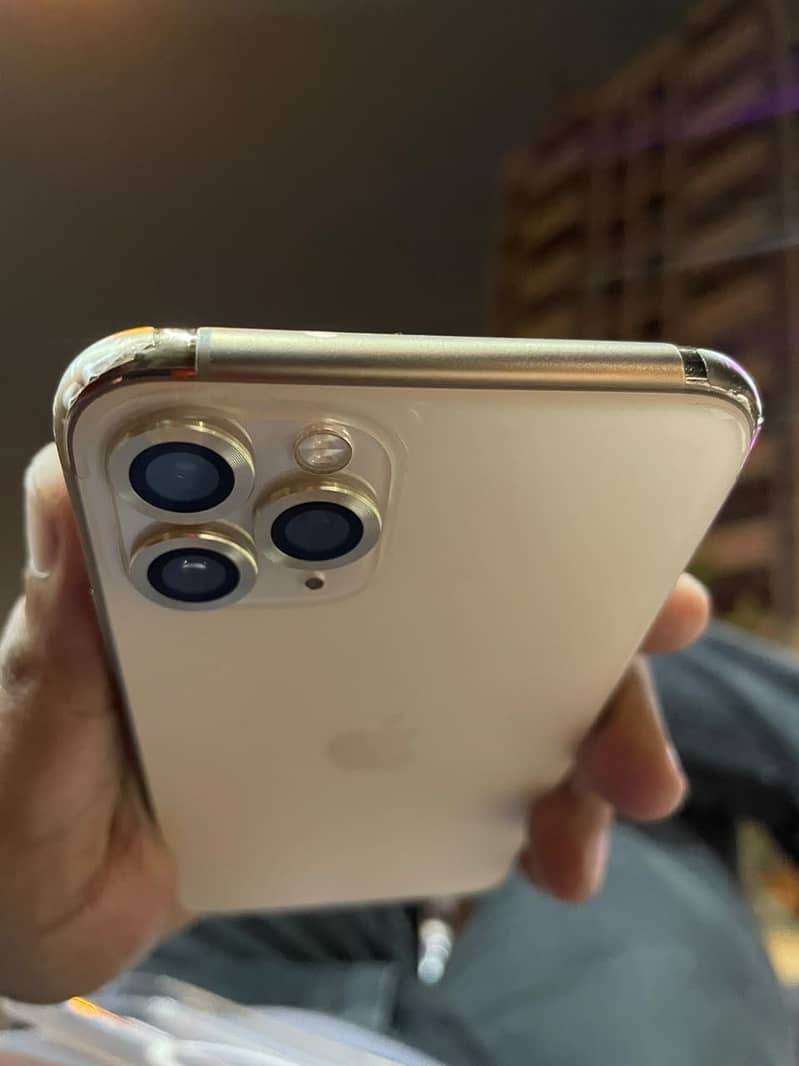 Apple iPhone 11 Pro 2