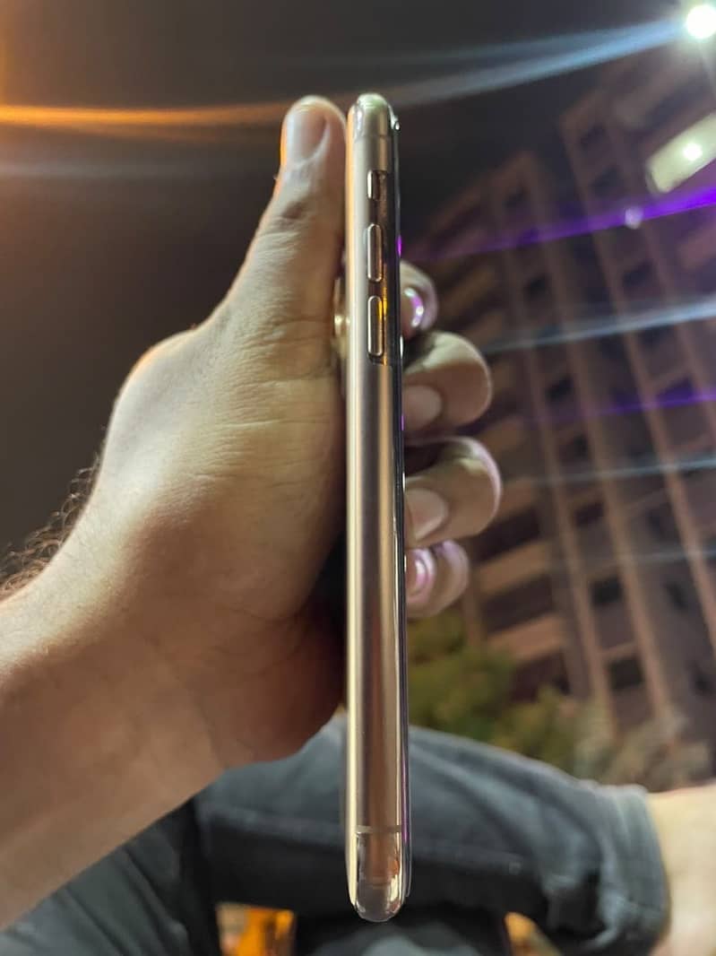 Apple iPhone 11 Pro 6