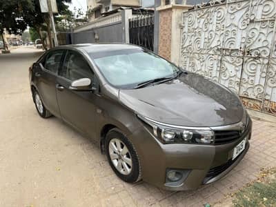 Toyota Corolla Altis CVT Cruisetronic 2015