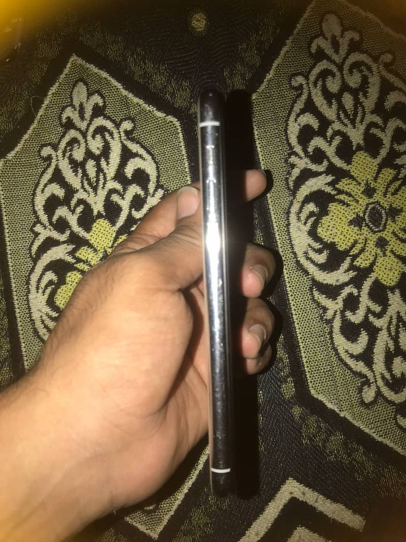 Apple iPhone 11 Pro 2