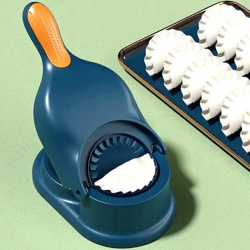**2-in-1 Dumpling Maker** 4