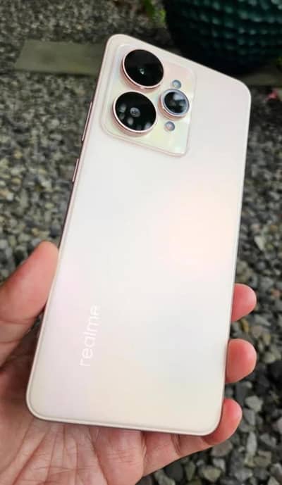 Realme 15 5g. 12+14 gb ram 512 gb storage