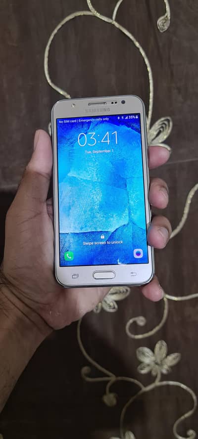 Samsung J5 8GB NON PTA 10.10 CONDITION 03281010987