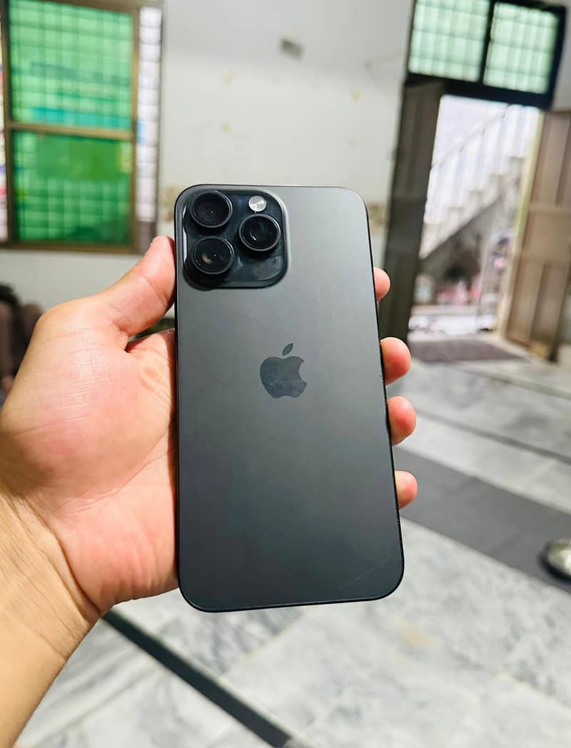 iPhone 15 Pro Max 10