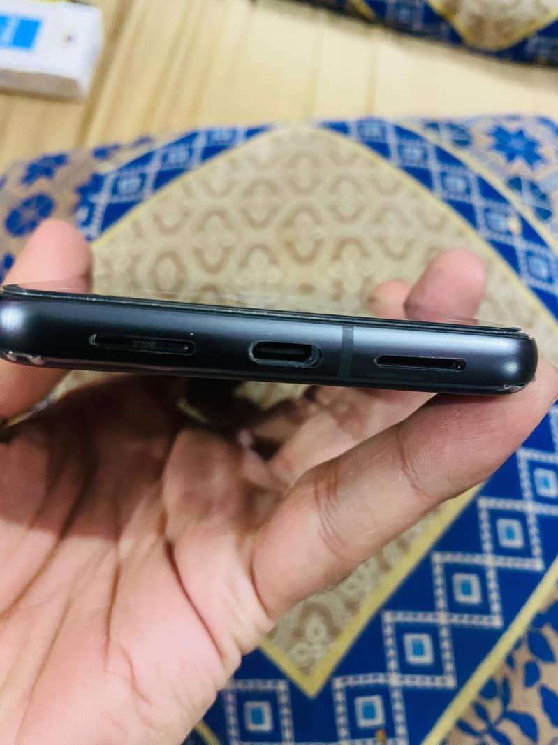 Google Pixel 8 Pro 2