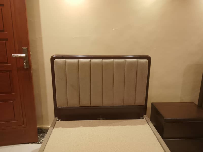 Single Bed With Centre Table 3