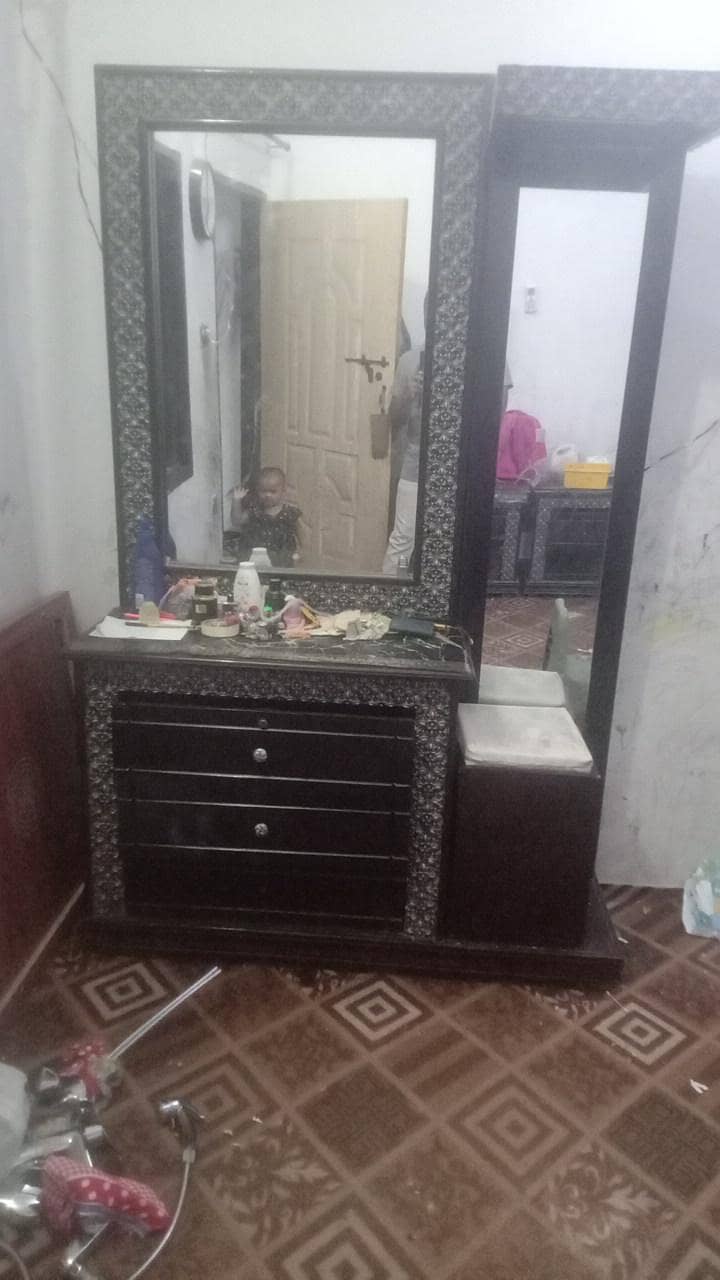 Dressing Table 0