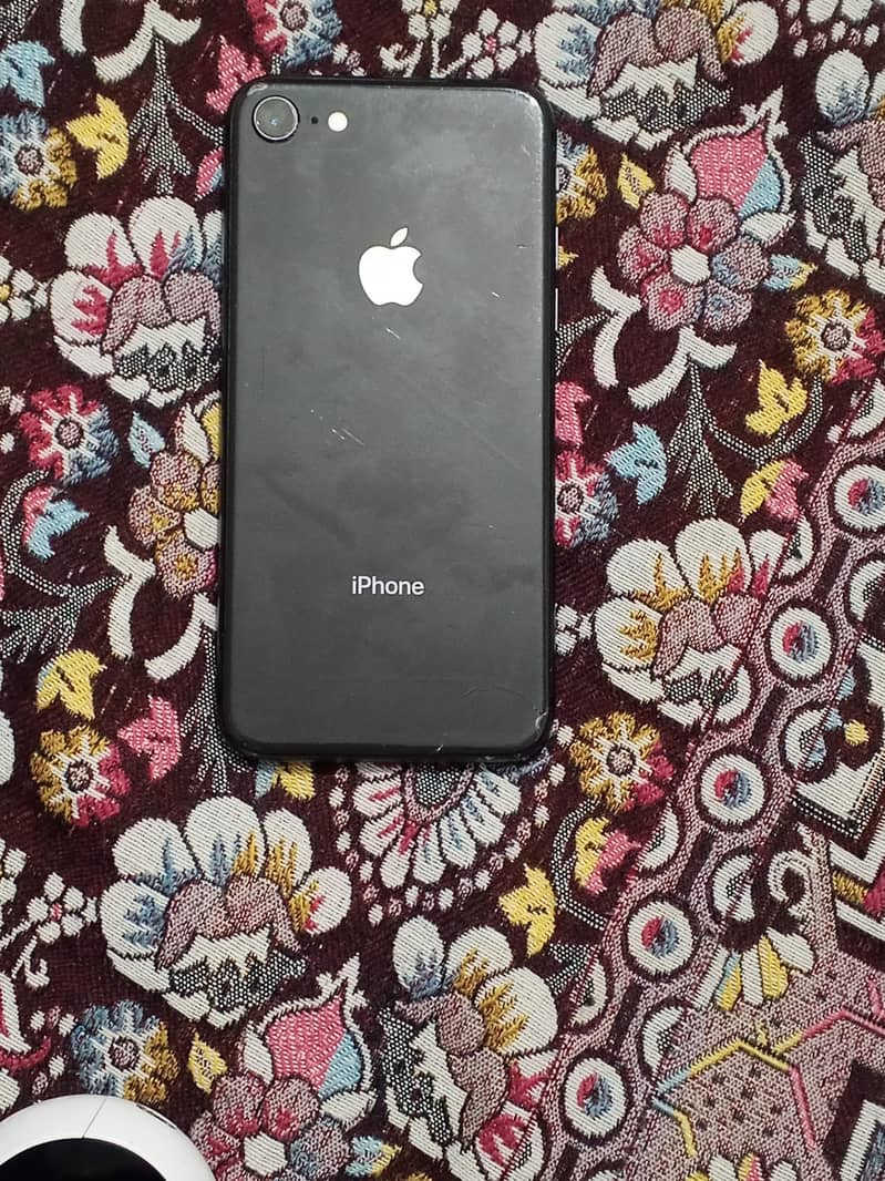Apple iPhone 8 1