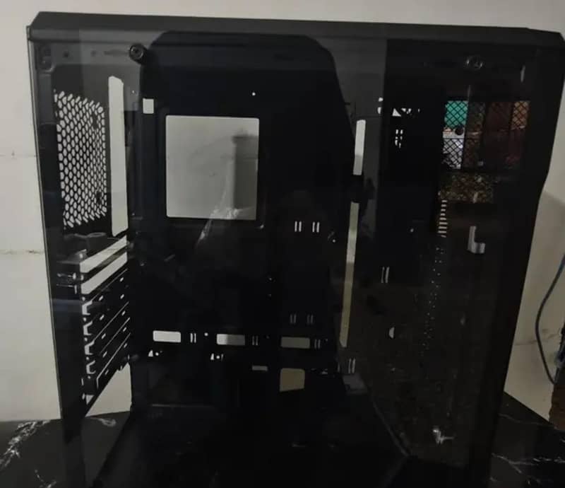 Gaming PC case 4