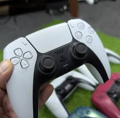 Controller For Sale in pristine condition