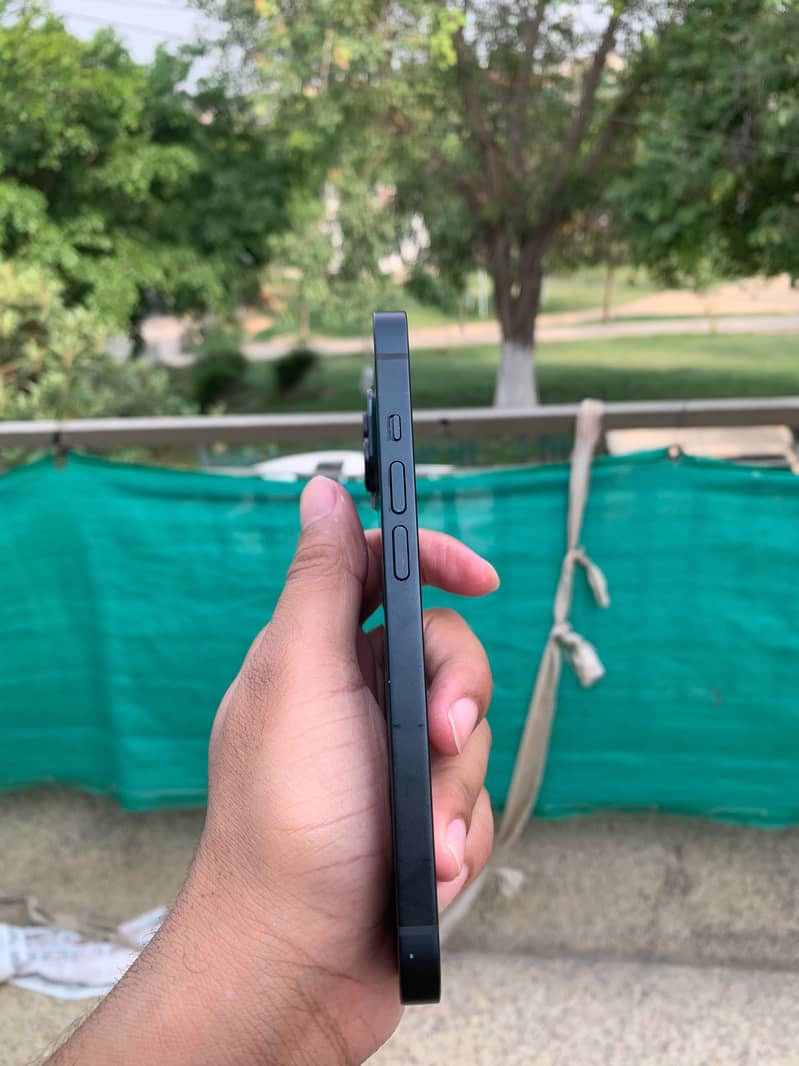 Apple iPhone 14 2