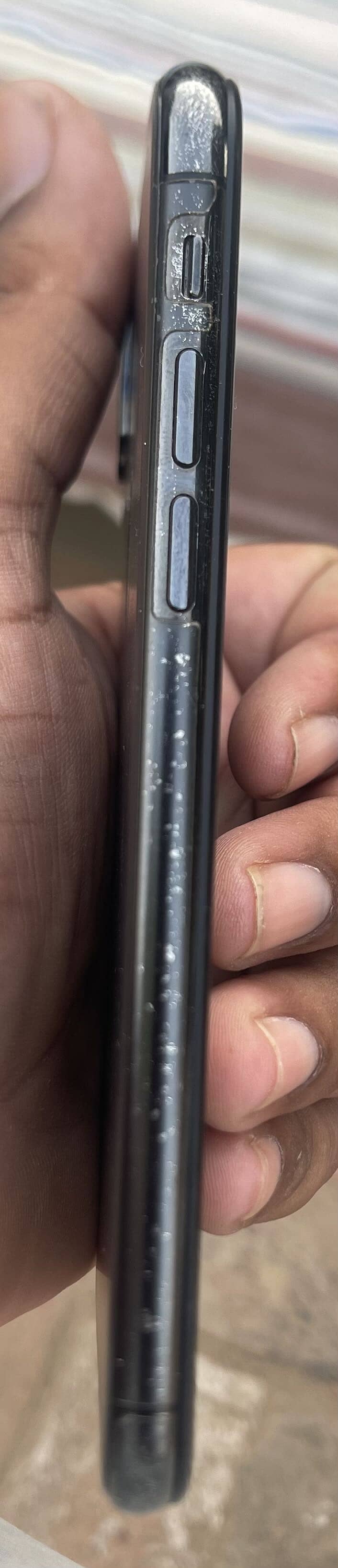 Apple iPhone X 3