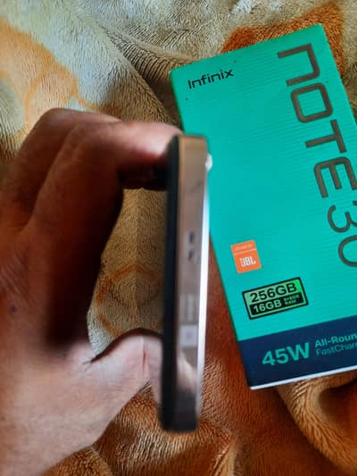 Infinix Note 30