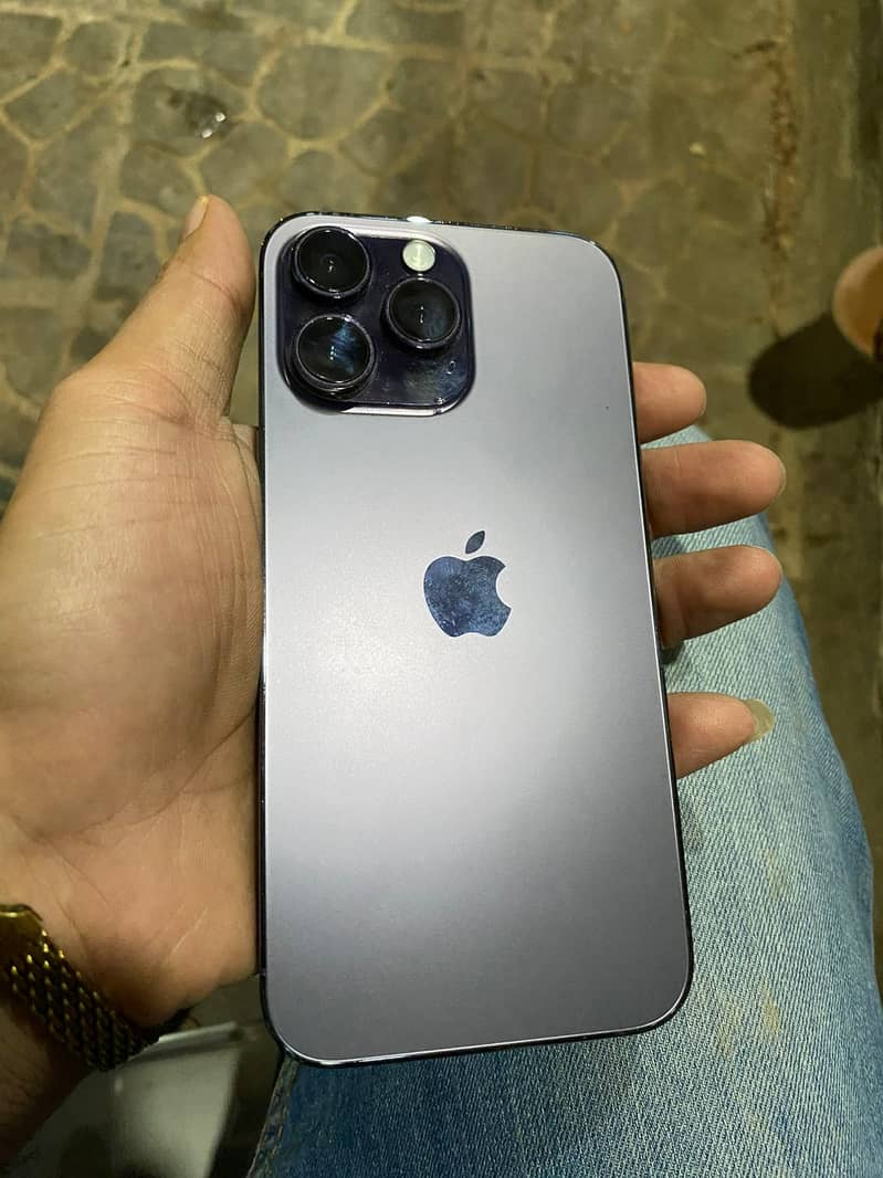 Apple iPhone 14 Pro Max 1