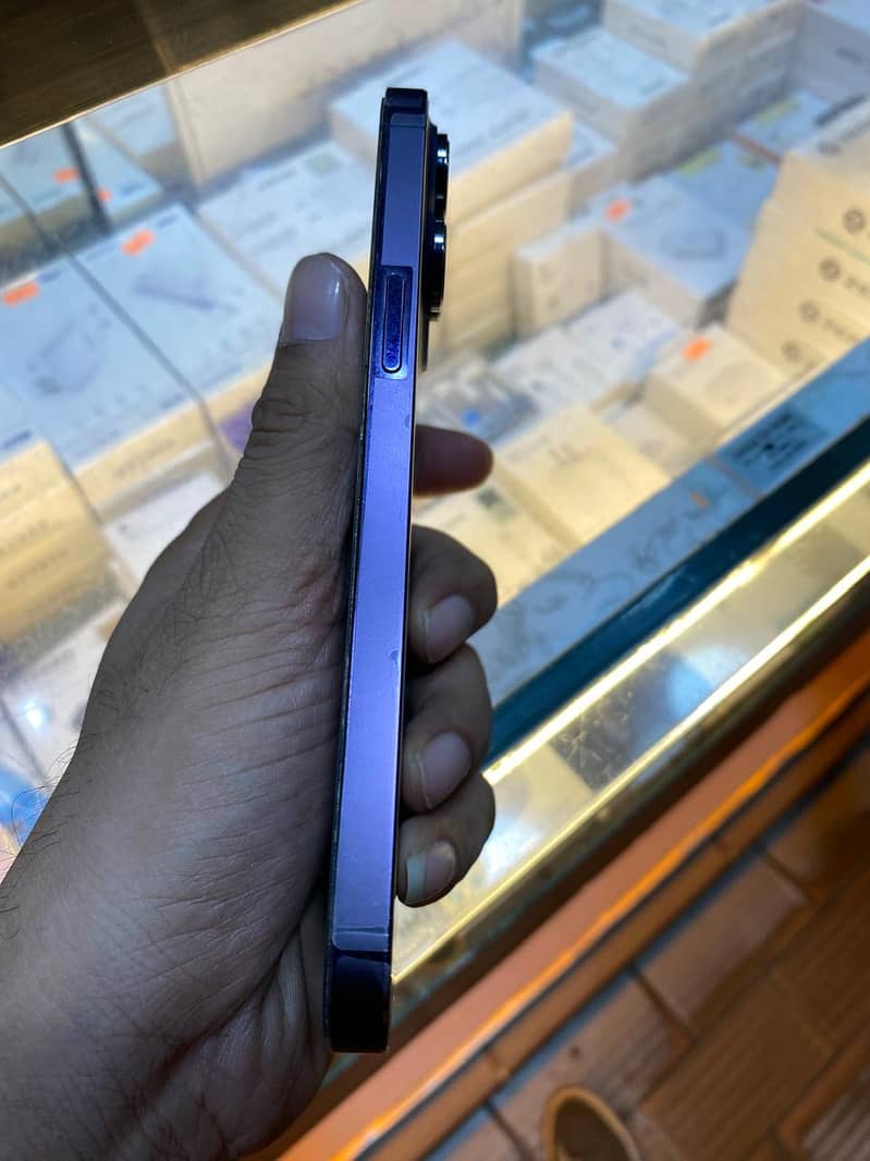 Apple iPhone 14 Pro Max 3