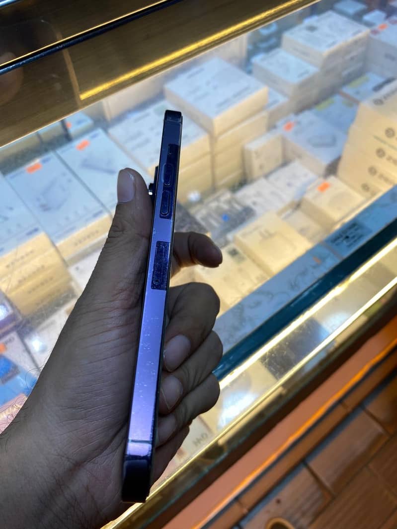 Apple iPhone 14 Pro Max 4