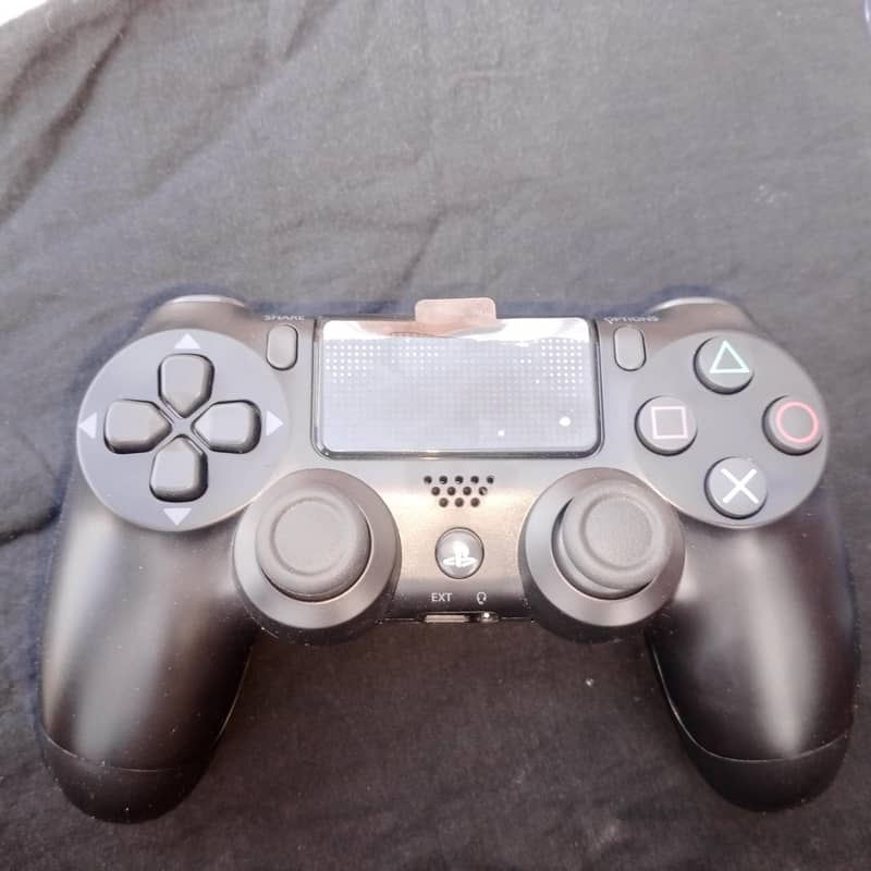 PS4 controller 1