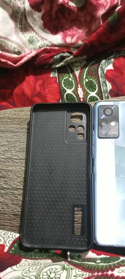 mobile har chij se clear se mobile ki back change karvani hai