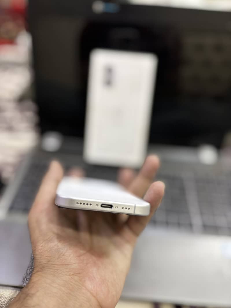 Apple iPhone 17 4