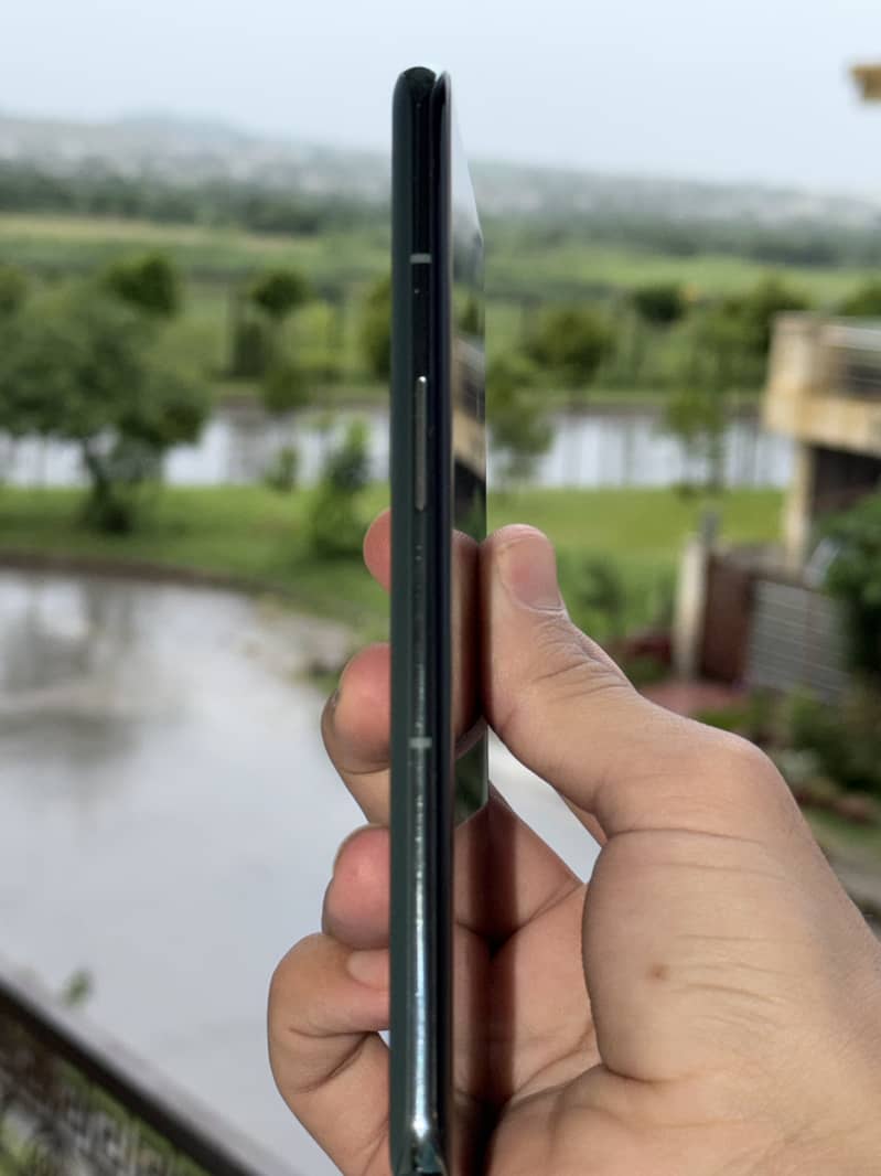 One Plus 10 Pro 4