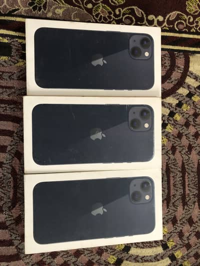 Apple iPhone 13