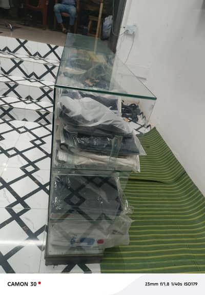 GLASS COUNTER