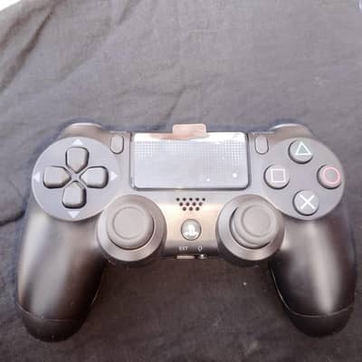 PS4 controller