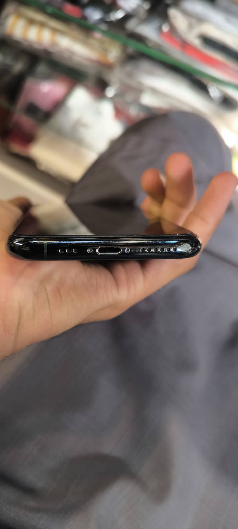 Apple iPhone 11 Pro 2