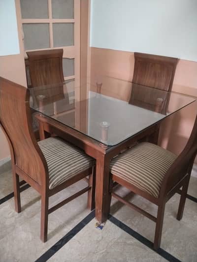 dinning table 4 chairs for sale