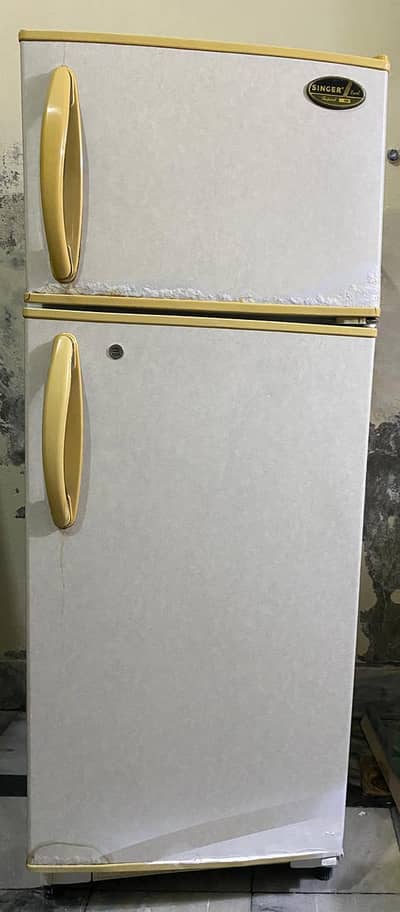 Used Refrigerator for Sale – Good Condition | Neat & Clean