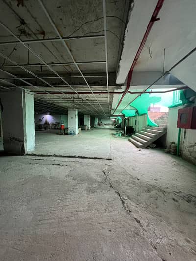 Executive Warehouse for Rent | Prime Location | Ample Space & Parking