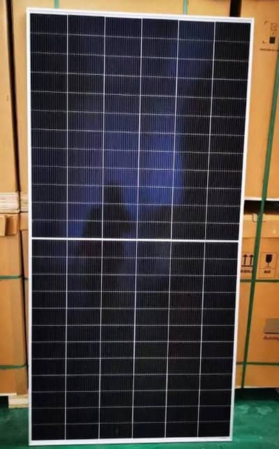 6 No. Jinco solar panel bifacial N type 585 watt