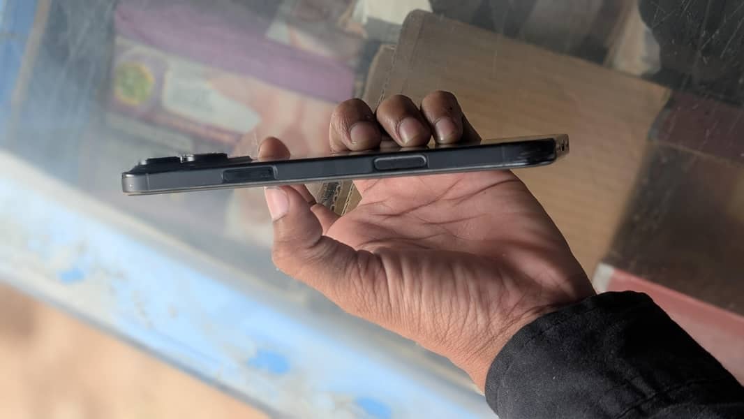 iphone 16 pro max 1