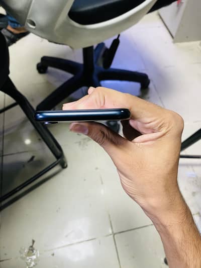 Apple iPhone XR