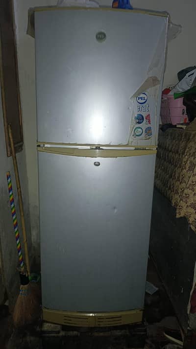 pell company medium size fridge for sale urgent good cooling