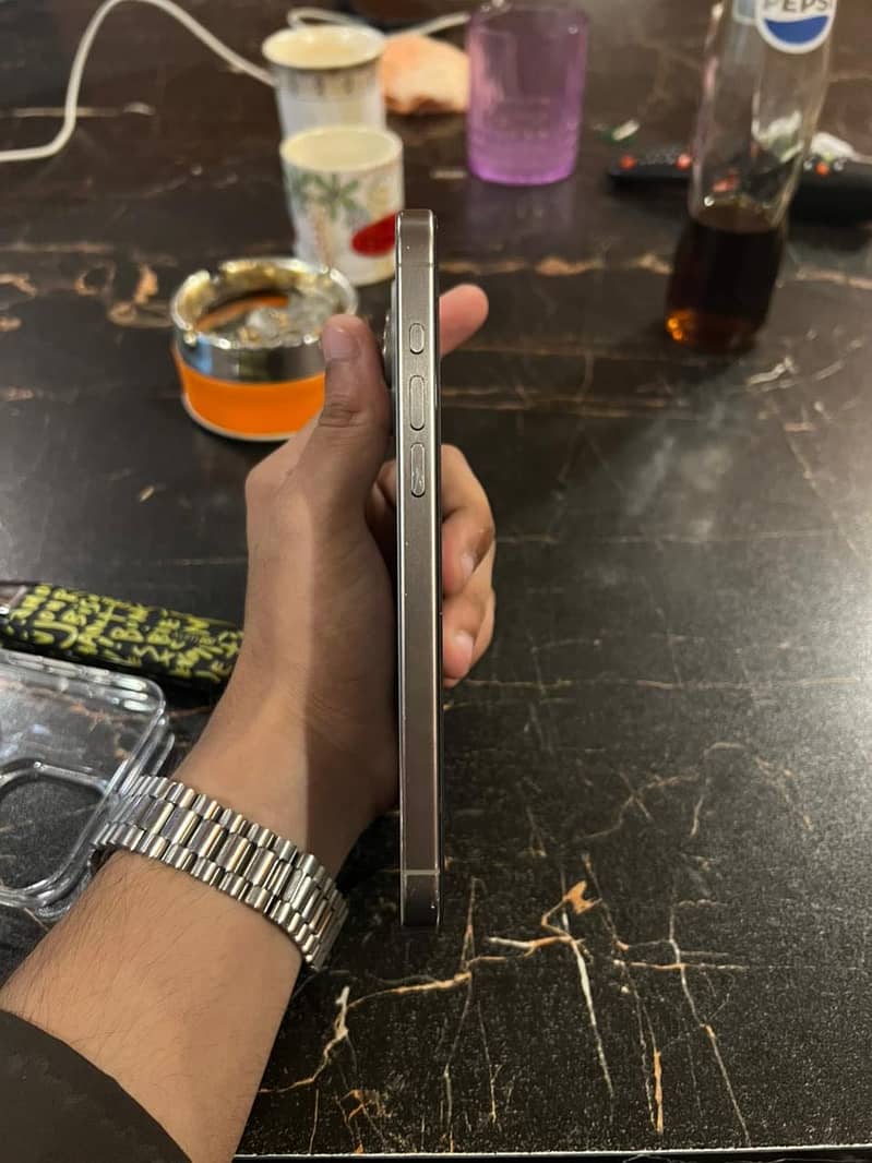IPHONE 15 PRO MAX 2