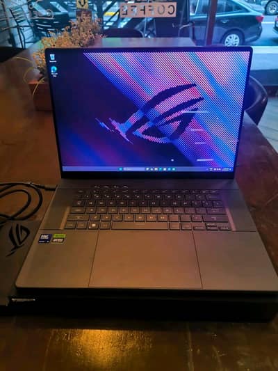 ASUS ROG Zephyrus G16 (2024